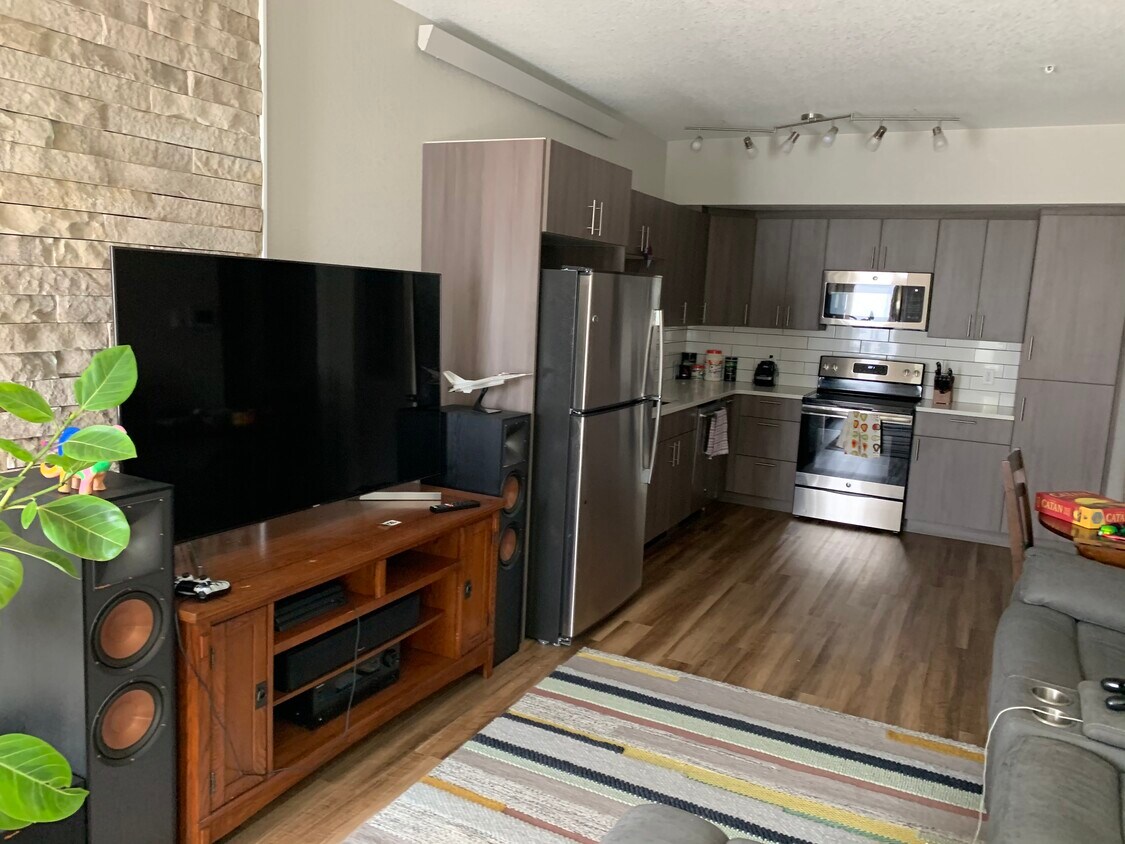 Foto principal - 417 E Fremont St