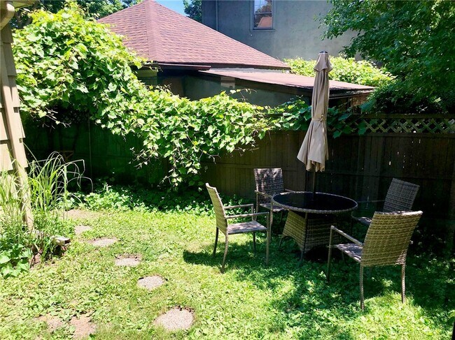 Foto del edificio - 352 Canterbury Rd