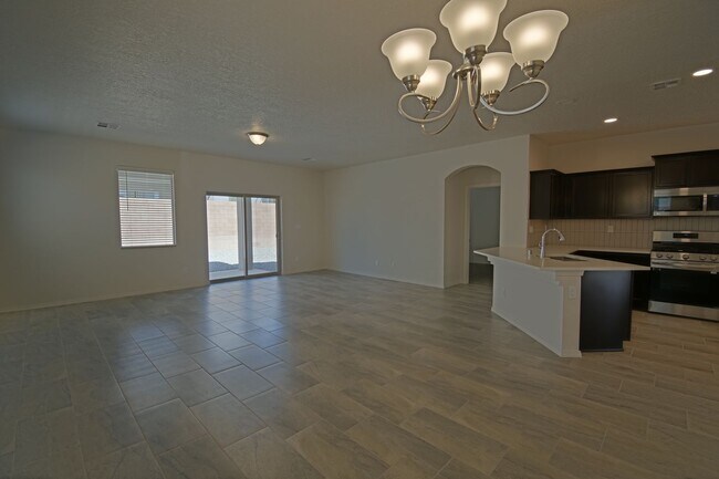 Foto del edificio - 3bd/2ba Available in Rio Rancho