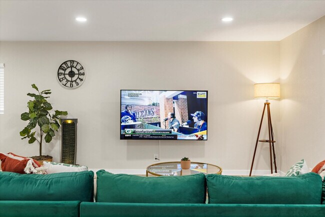 Foto del edificio - 2410 W Bruneau Pl