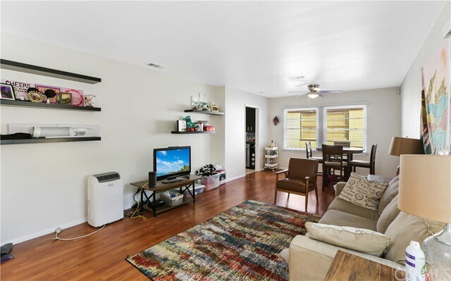 Building Photo - 337 E Everett Pl