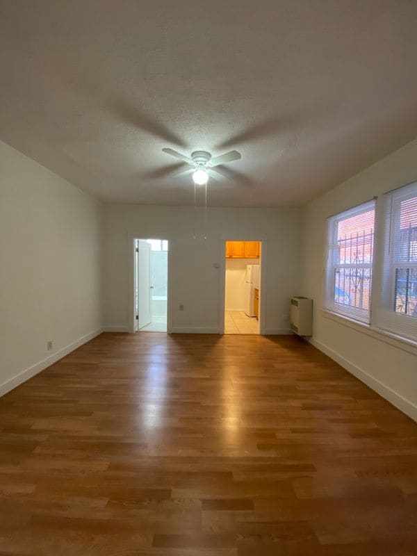 Building Photo - 3057 Leeward Ave