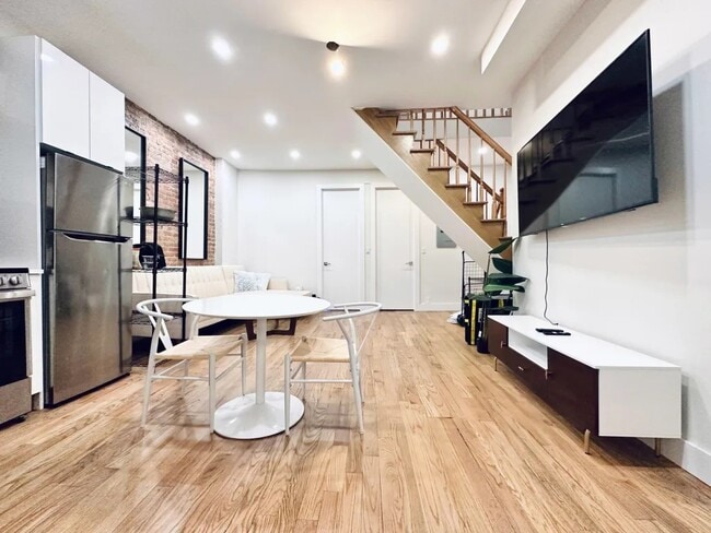 Furnished room/NOT APARTMENT - Furnished room/NOT APARTMENT
