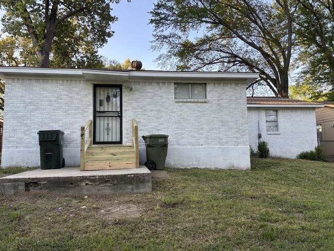 Building Photo - 2283 Cassie Ave