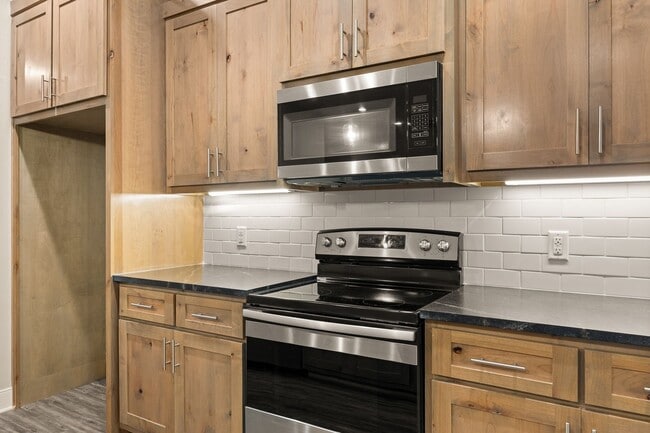 Building Photo - 1628 Legacy