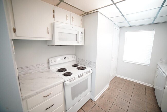 Foto del edificio - 2325 W Pensacola St