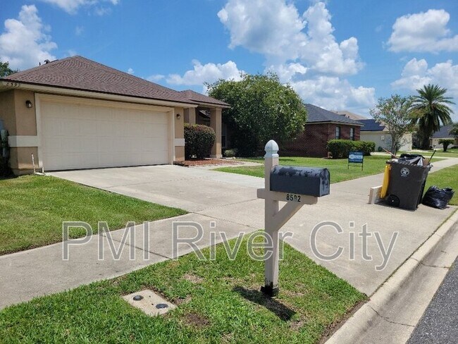 Building Photo - 8592 Falling Springs Dr