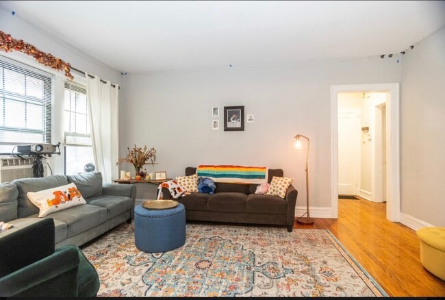 Foto del edificio - 5457 S Ingleside Ave