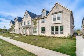 Building Photo - 7139 Buchanan Dr