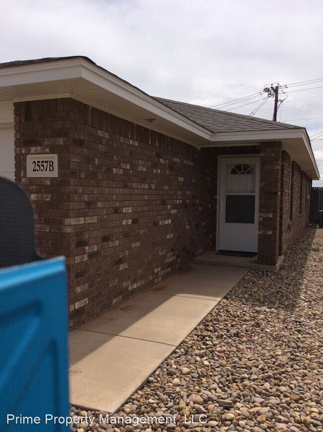 Building Photo - 3 br, 2 bath House - 2557 Fred Daugherty #B