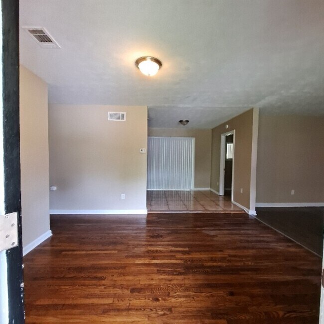 Foto del edificio - 5380 Blackwell St