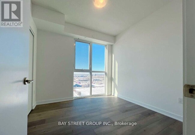 Photo du bâtiment - 10 Honeycrisp Cres