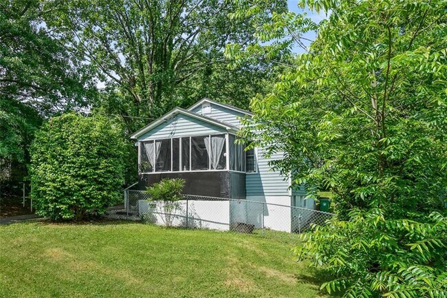 Building Photo - 640 Gibbons Dr