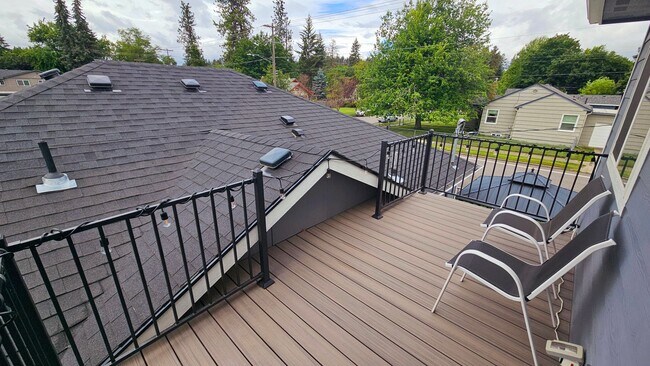 Building Photo - 1-Bed, 1-Bath Downtown Coeur d'Alene Apart...