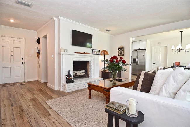 Photo - 3340 Webber St House