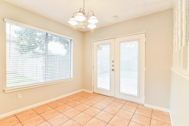 Building Photo - 9811 Churchill Way Dr