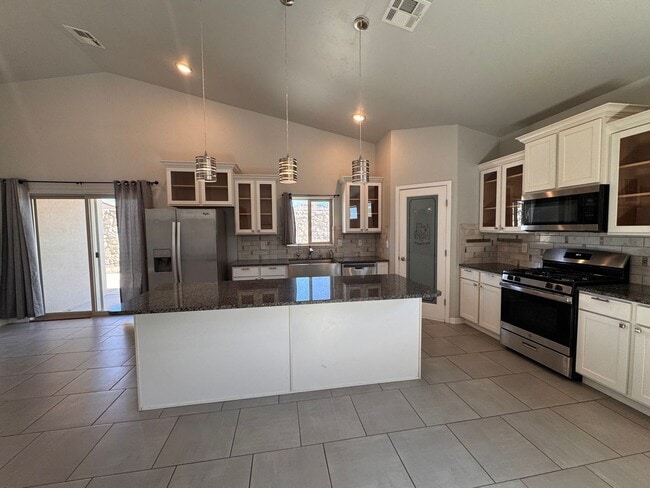 Building Photo - Beautiful Home in Great Location-, $500 off first months rent