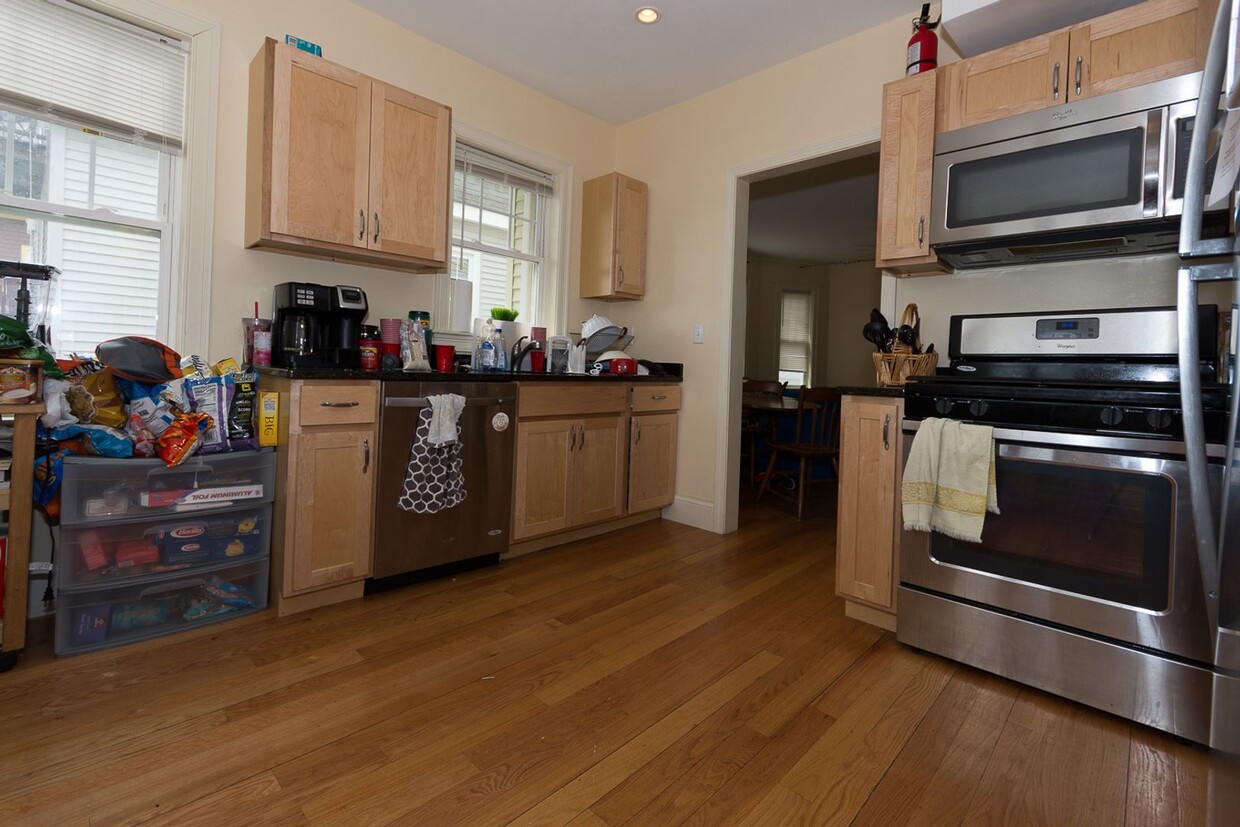 Photo - 80 Brooks St