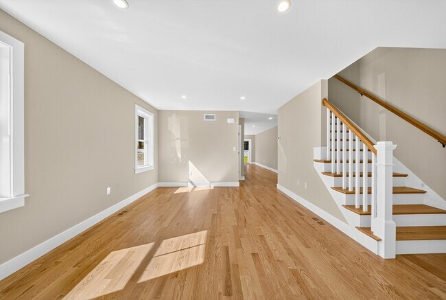 Foto del edificio - 57 Bellflower Rd