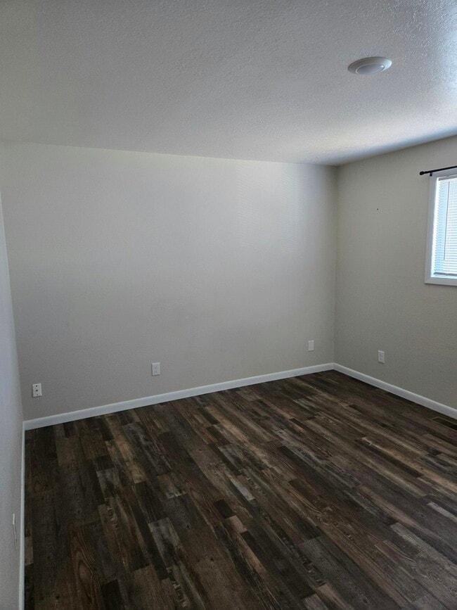 Foto del edificio - 340 W Cedar St