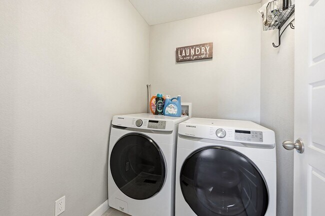 Foto del edificio - 4988 S Wenatchee Cir