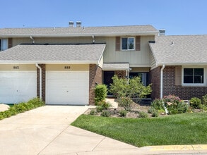 Building Photo - 889 Heatherbrook Ct