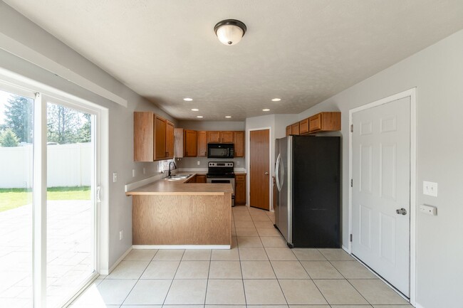Foto del edificio - Spacious 3 Bed, 2.5 Bath Home in Spokane V...