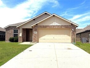 Building Photo - 5145 Royal Springs Dr
