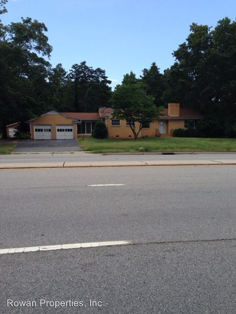 Primary Photo - 3820 Statesville Blvd