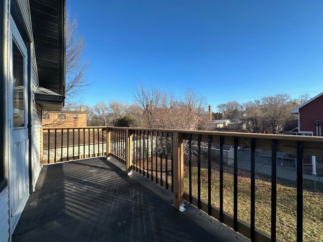 Foto del edificio - Gorgeous 4 Bedroom Home in Saint Paul!