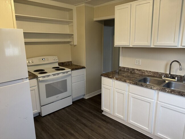 Building Photo - 305 Miller Blvd