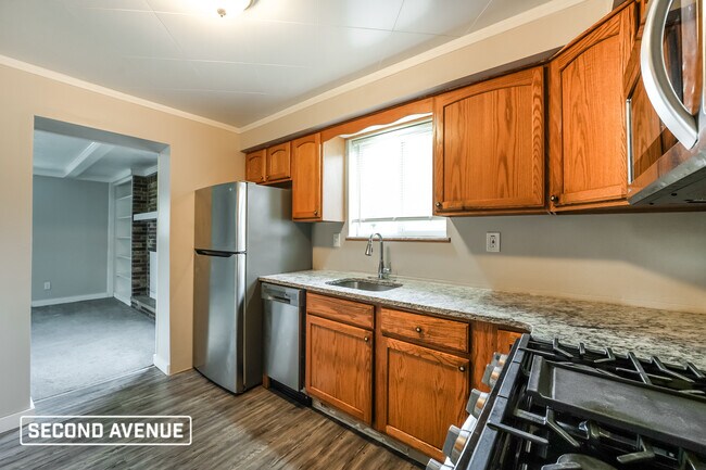 Foto del edificio - 701 Crestview Dr
