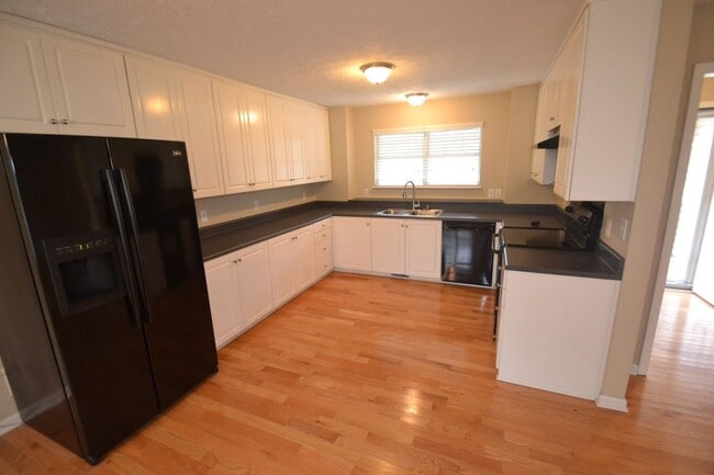 Building Photo - 6448 Wildwood Trl