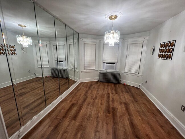Foto del edificio - 144 Claremont Ave