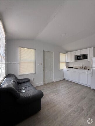 Building Photo - 2460 NW 61st St