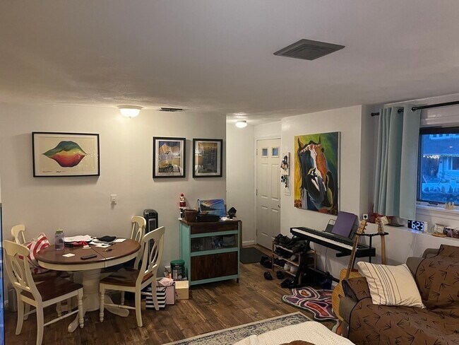 Foto del edificio - 192 E Border Rd