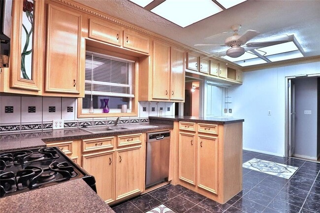 Foto del edificio - 3210 Cloverdale St