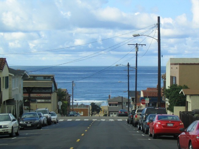The Strand & sand at foot of Longfellow - 3202 Highland Ave