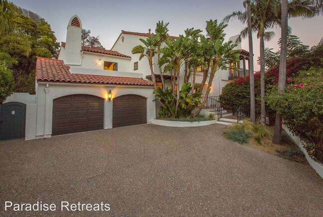 Building Photo - 396 Las Alturas Rd
