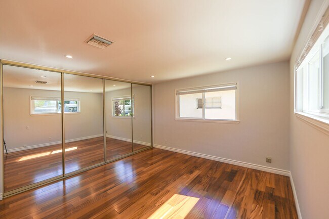 Foto del edificio - 5754 Wish Ave
