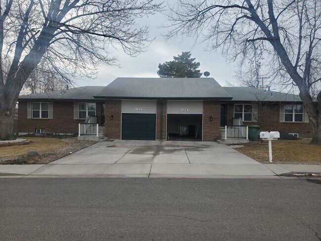 Building Photo - SPACIOUS 4B/2.5B Now Available in Loveland...