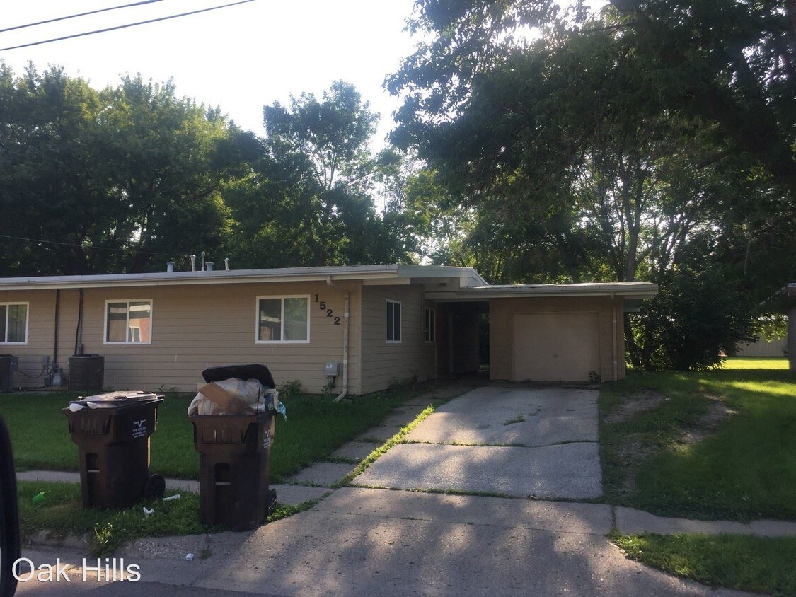Primary Photo - 3 br, 1 bath House - 1522 Harrington Loop
