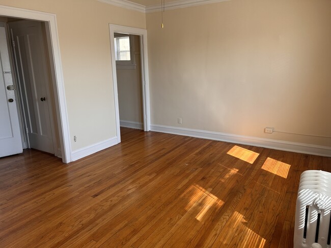 Foto del edificio - 3158 N Linder Ave