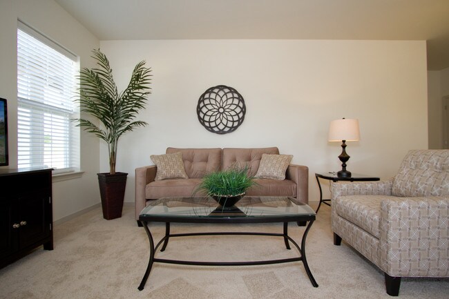 Foto del edificio - 1992 Shady Oak Dr