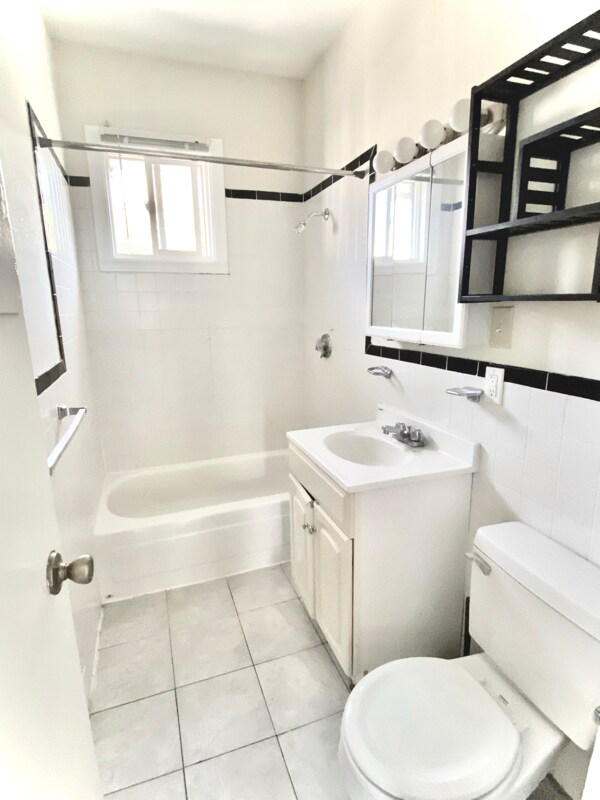 Building Photo - 56 Mozart St