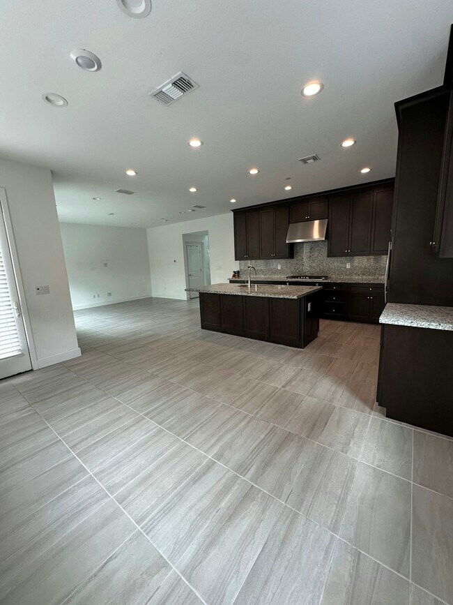Foto del edificio - 1427 S Hopper Ln