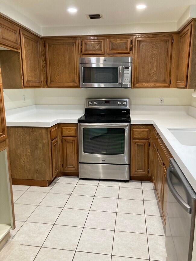 Building Photo - 21500 Califa St