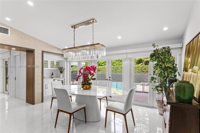 Building Photo - 1021 Matanzas Ave