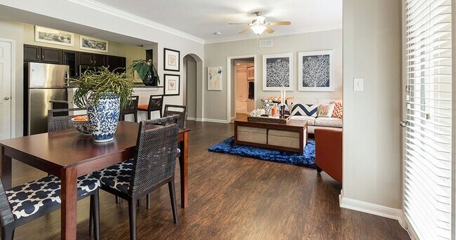Foto del edificio - Convenient Location, Resort-Style Comfort!
