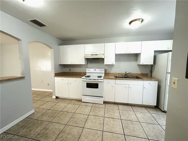 Foto del edificio - 3120 Economy St